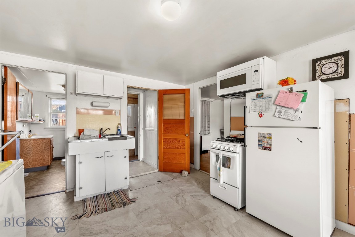 1327 Farrell Property Photo 10