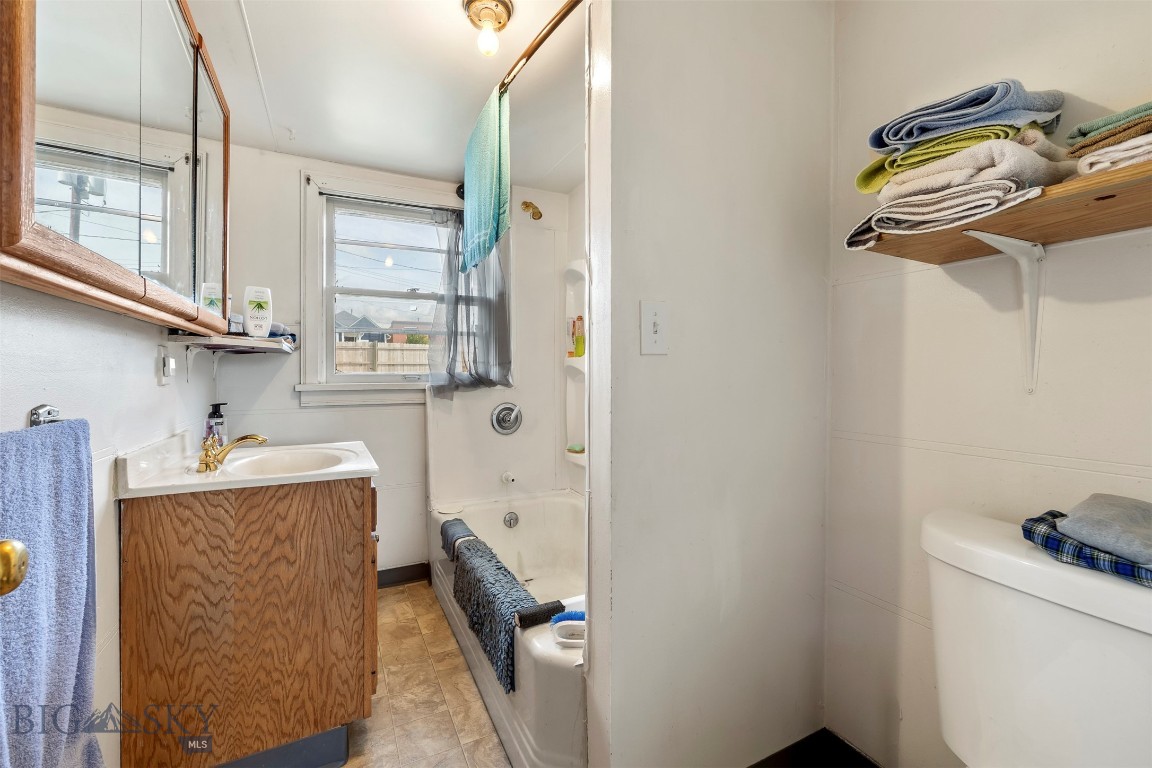 1327 Farrell Property Photo 12