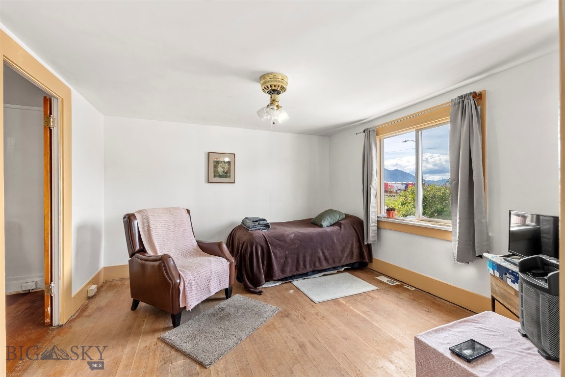 1327 Farrell Property Photo 15