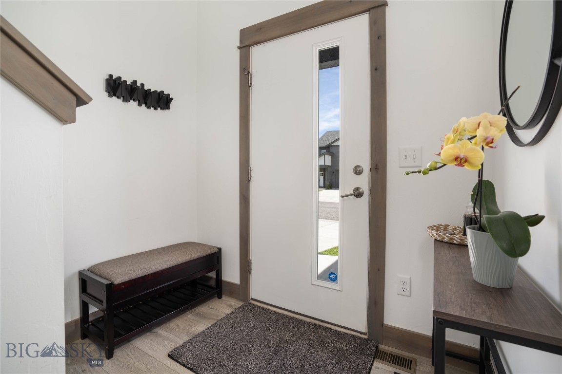 986 Cassandra Street A Property Photo 6
