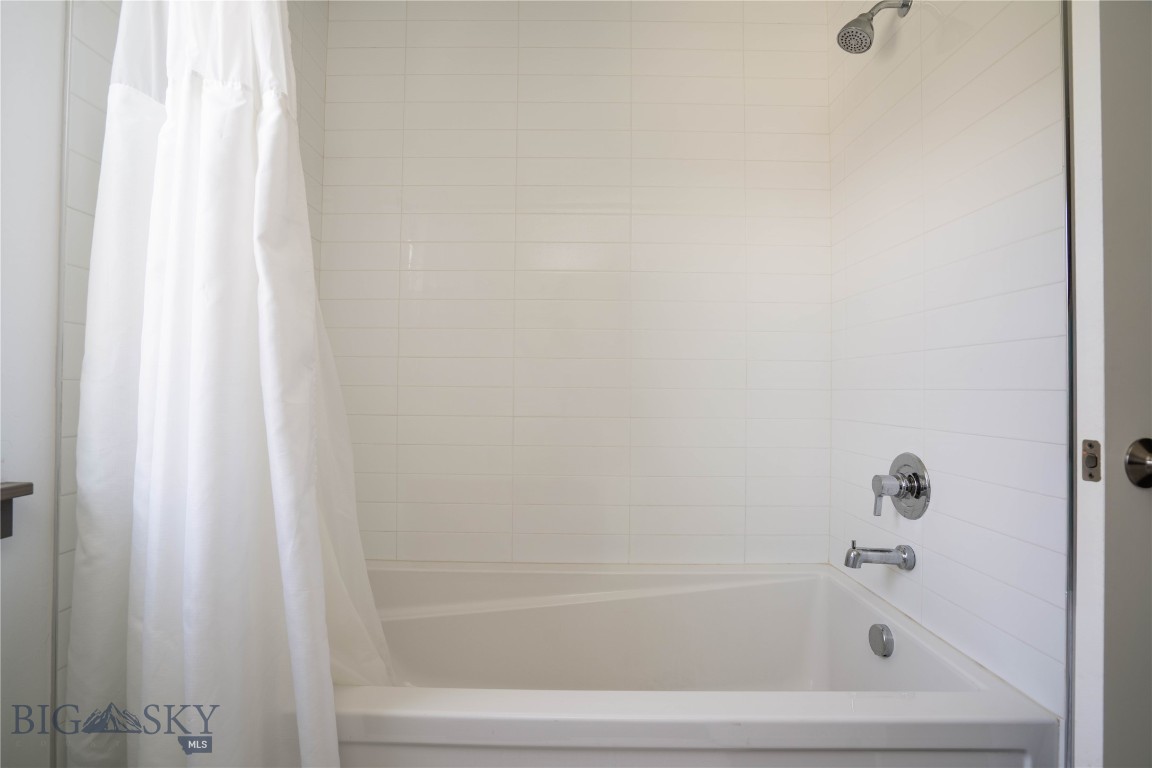 986 Cassandra Street A Property Photo 23