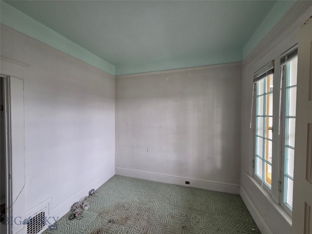 1035 Antimony Property Photo 5