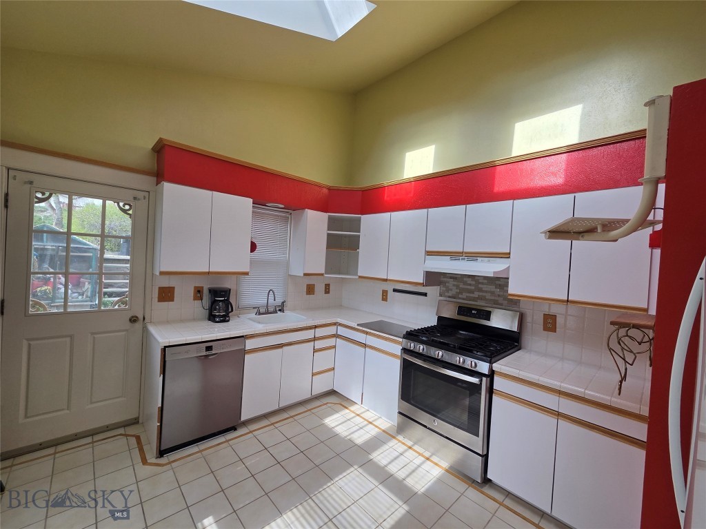 1035 Antimony Property Photo 11