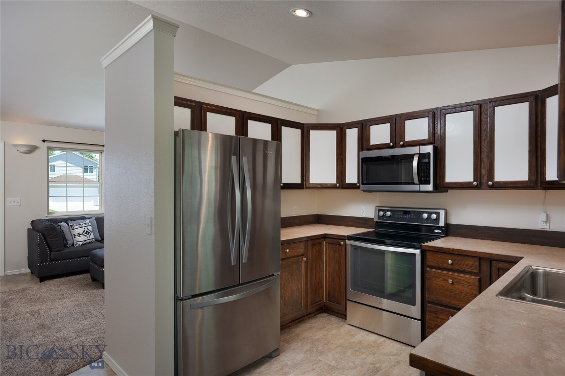 2512 Annie Street Property Photo 4