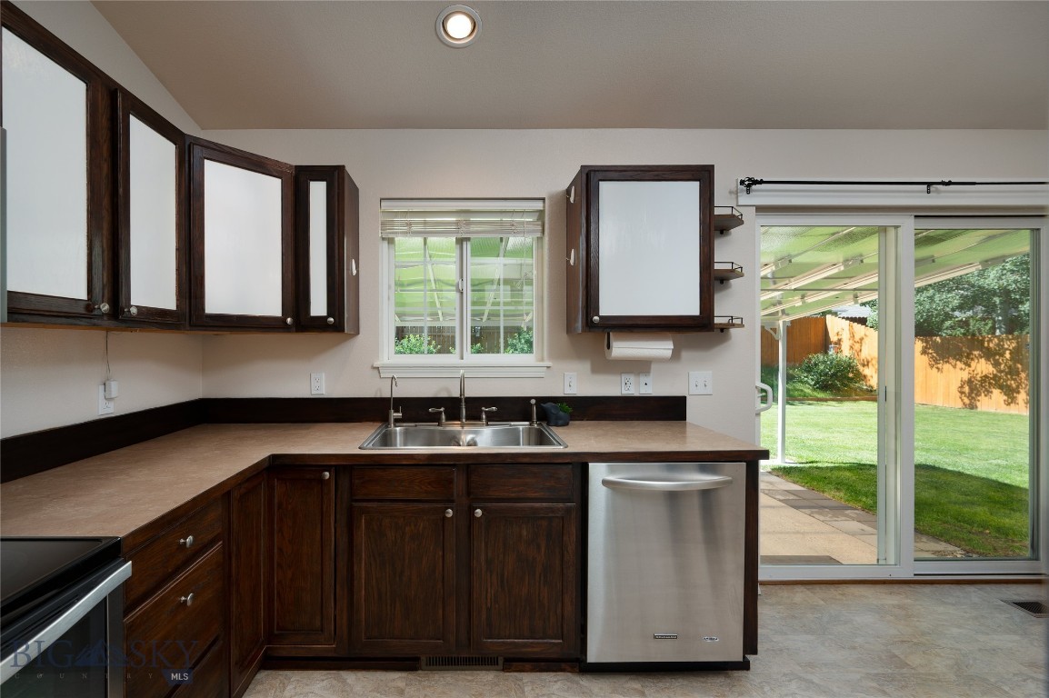 2512 Annie Street Property Photo 5