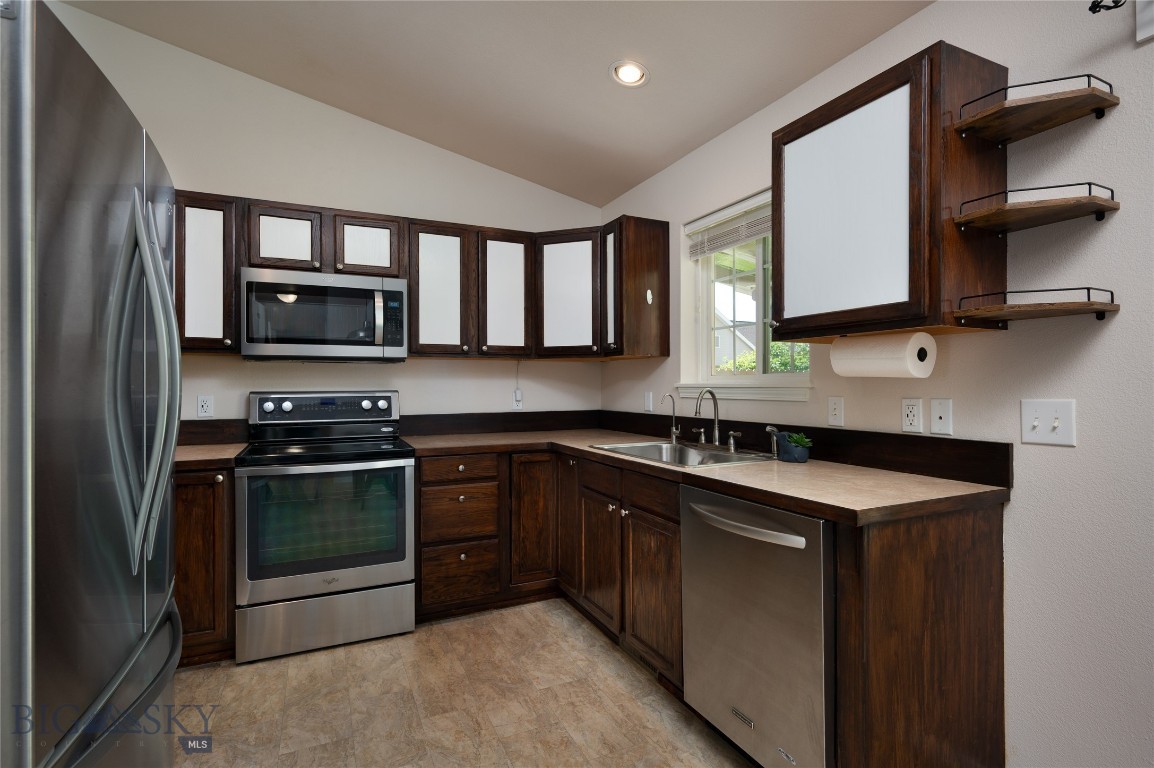 2512 Annie Street Property Photo 6