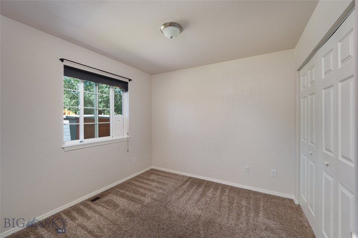 2512 Annie Street Property Photo 12