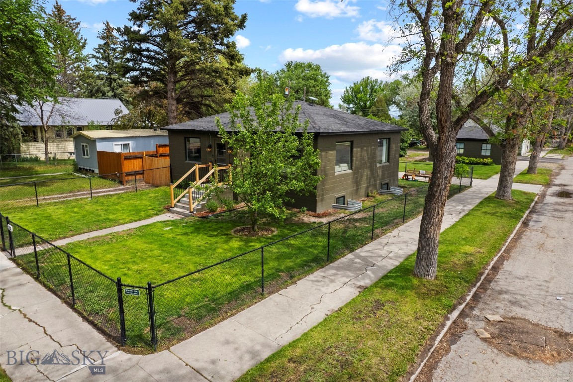123 3rd Avenue E Property Photo 4