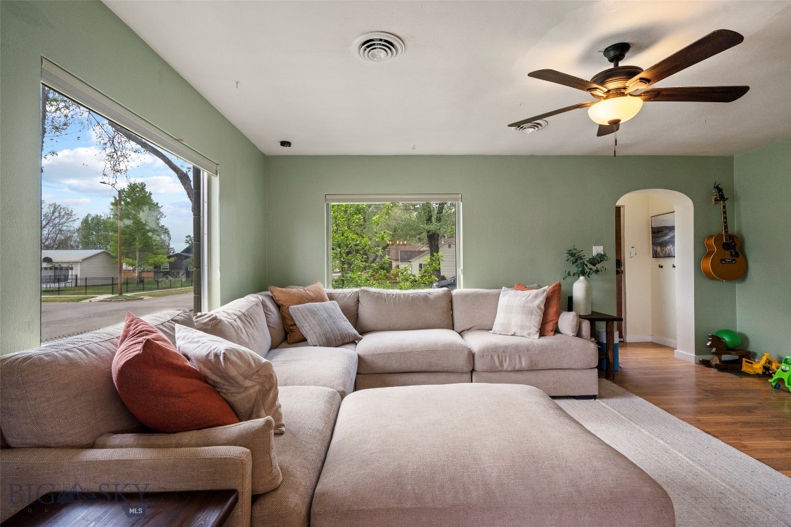 123 3rd Avenue E Property Photo 11