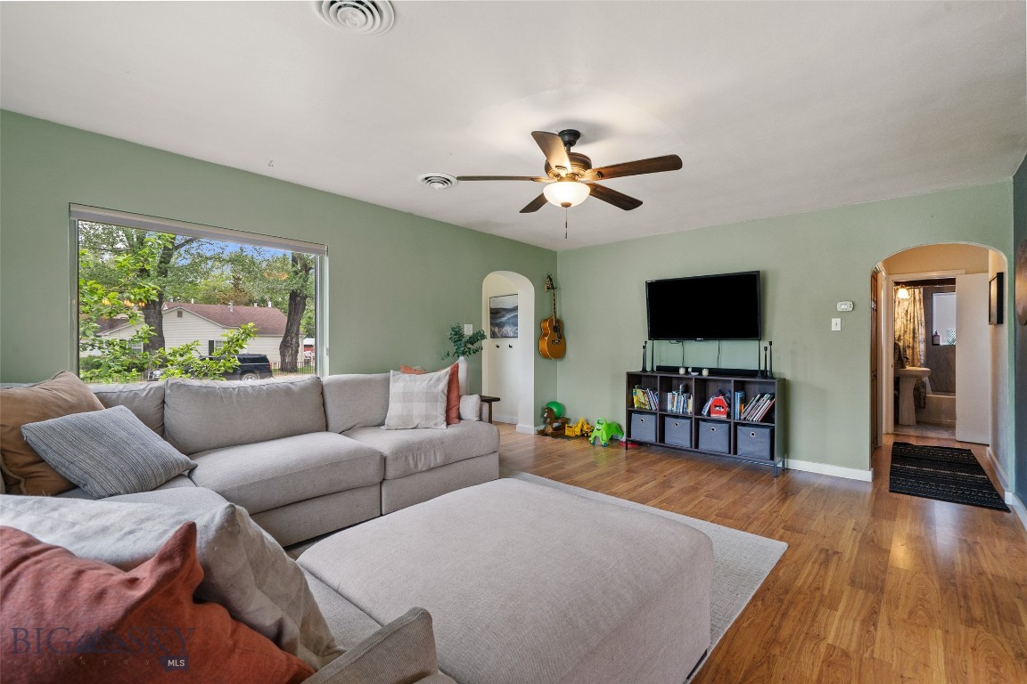 123 3rd Avenue E Property Photo 12