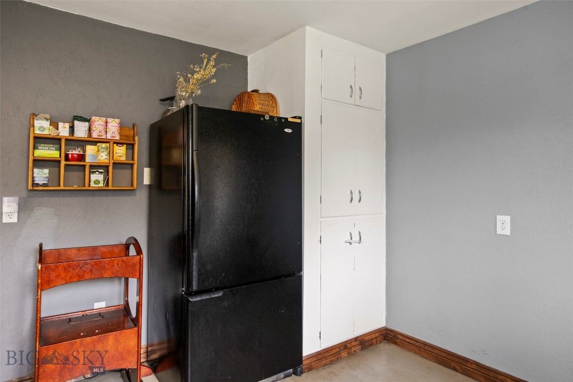123 3rd Avenue E Property Photo 18