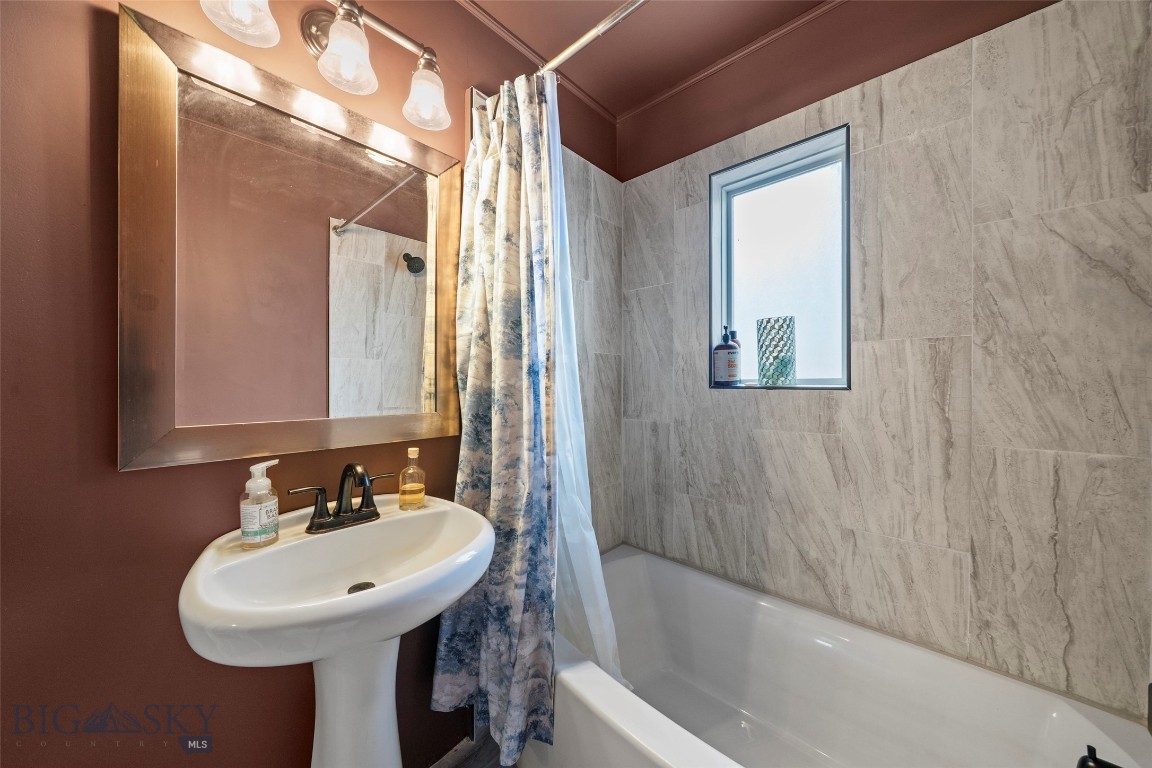 123 3rd Avenue E Property Photo 29