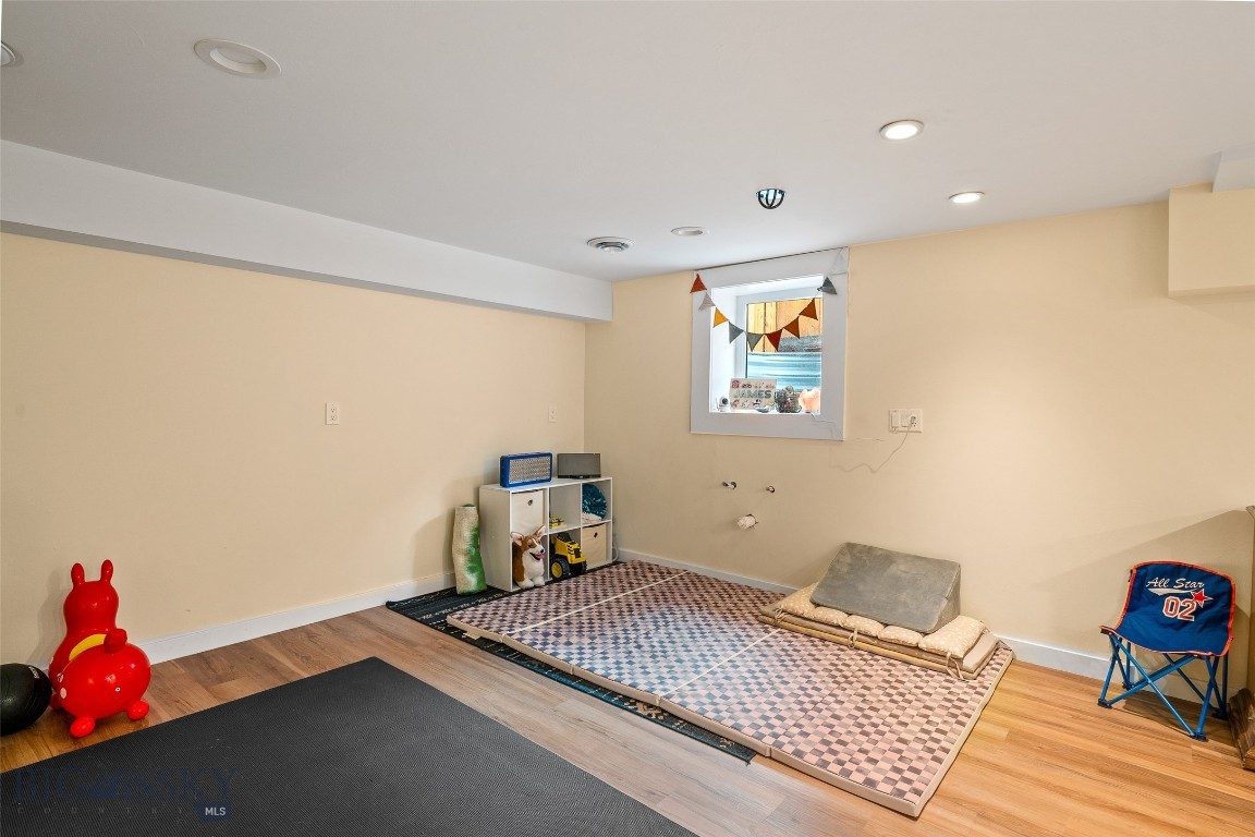 123 3rd Avenue E Property Photo 40