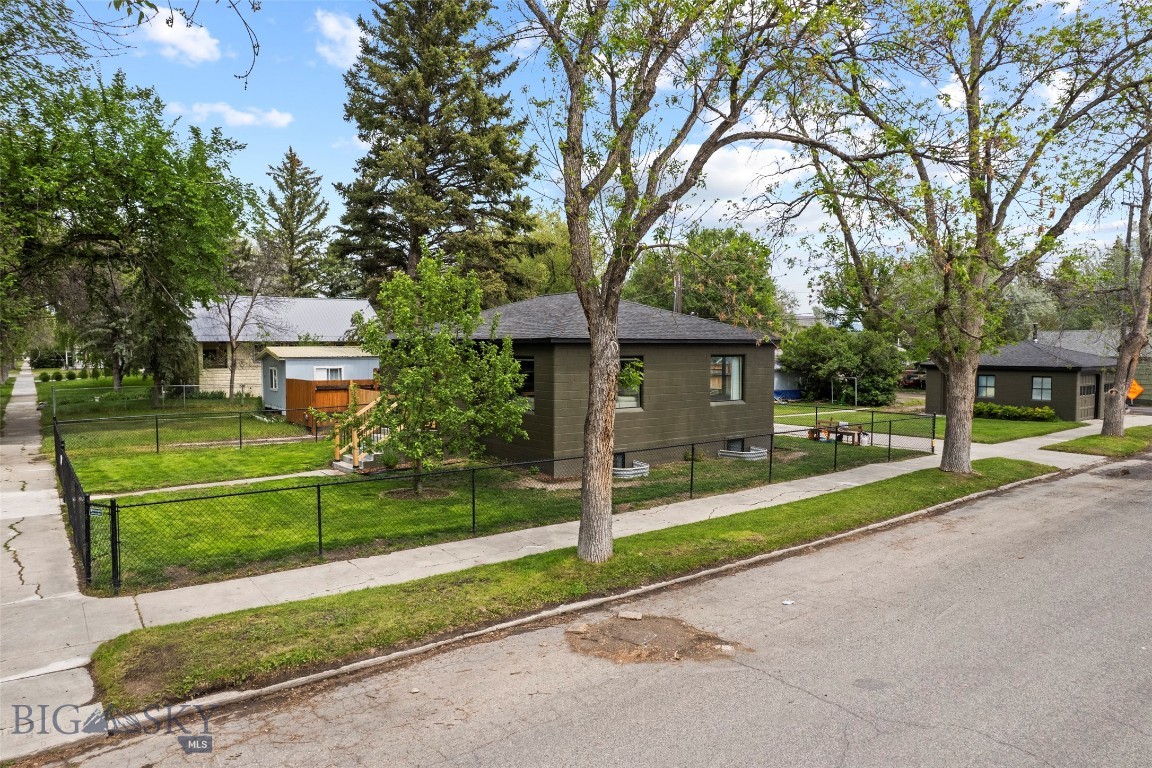 123 3rd Avenue E Property Photo 57