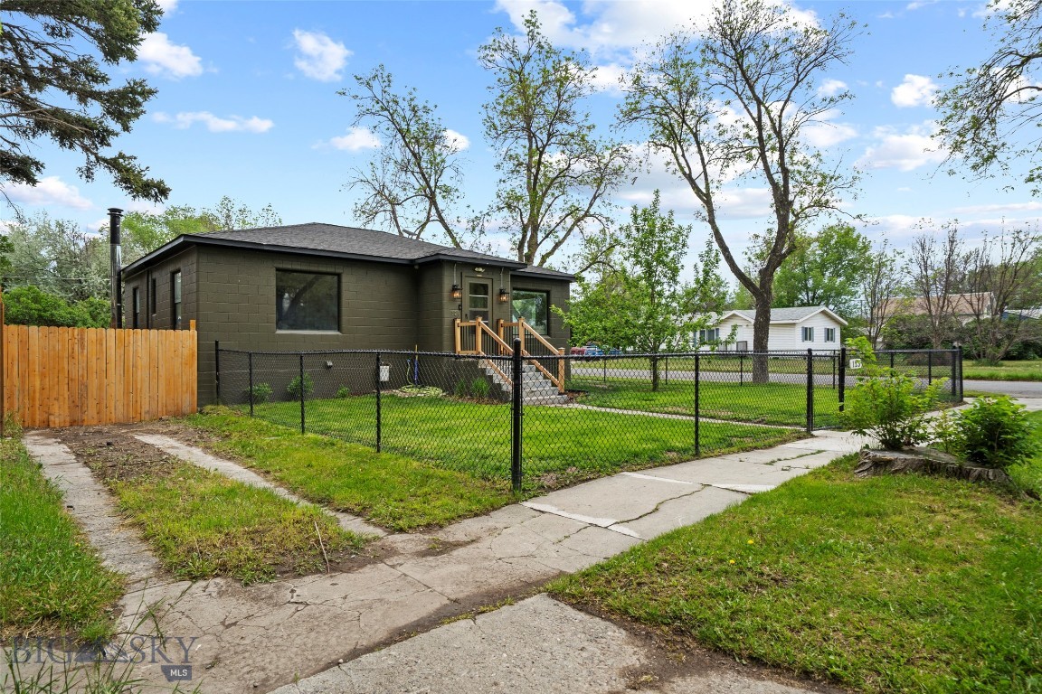 123 3rd Avenue E Property Photo 60
