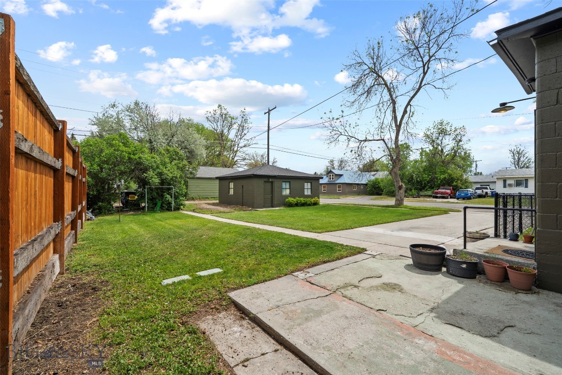 123 3rd Avenue E Property Photo 68