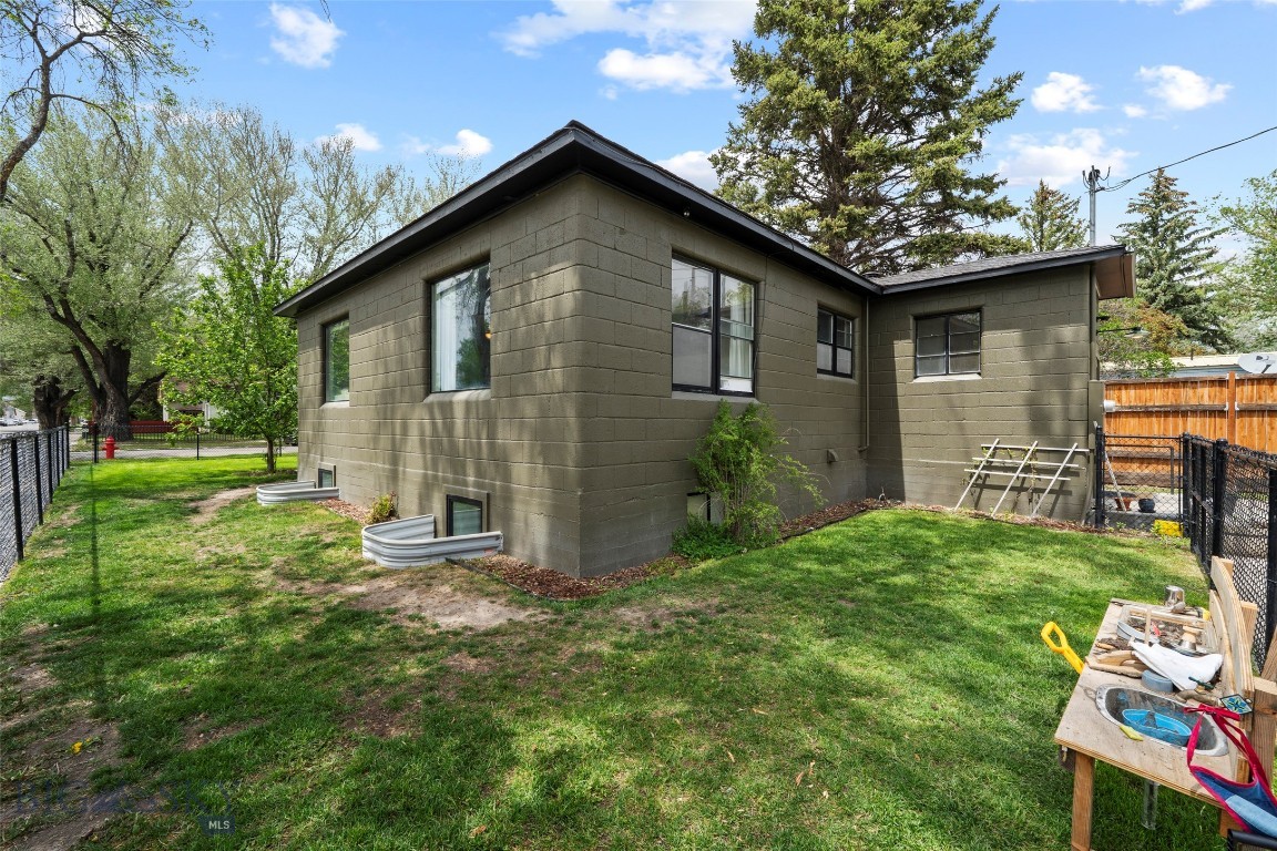123 3rd Avenue E Property Photo 74