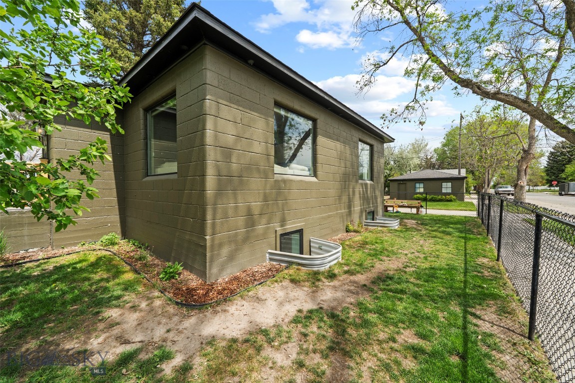 123 3rd Avenue E Property Photo 75