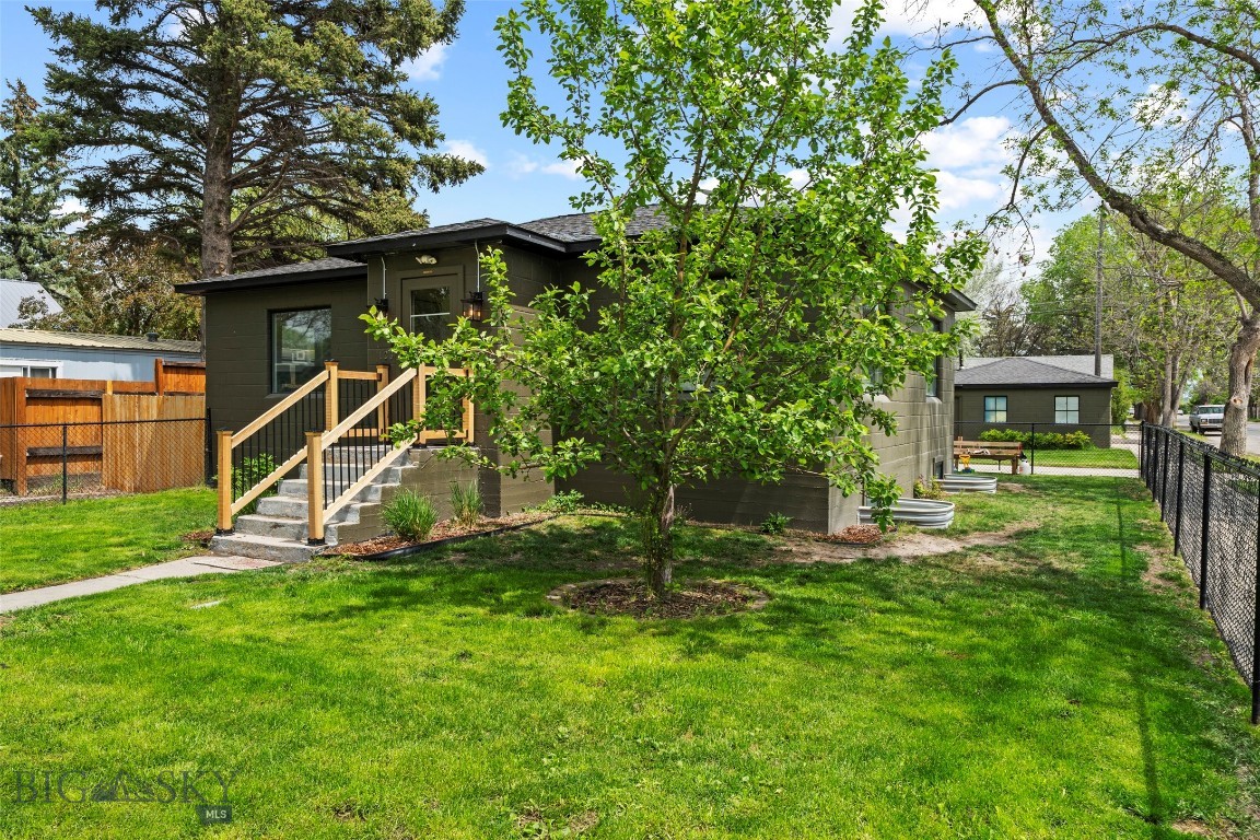 123 3rd Avenue E Property Photo 76