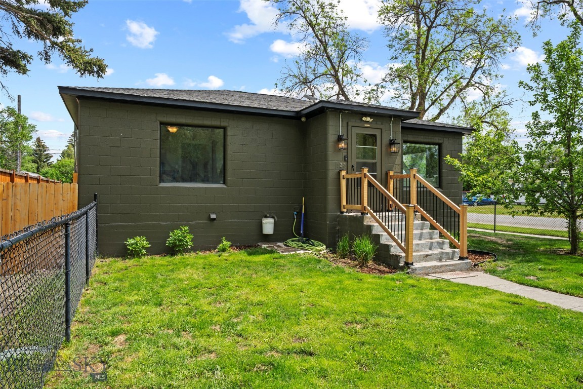 123 3rd Avenue E Property Photo 79