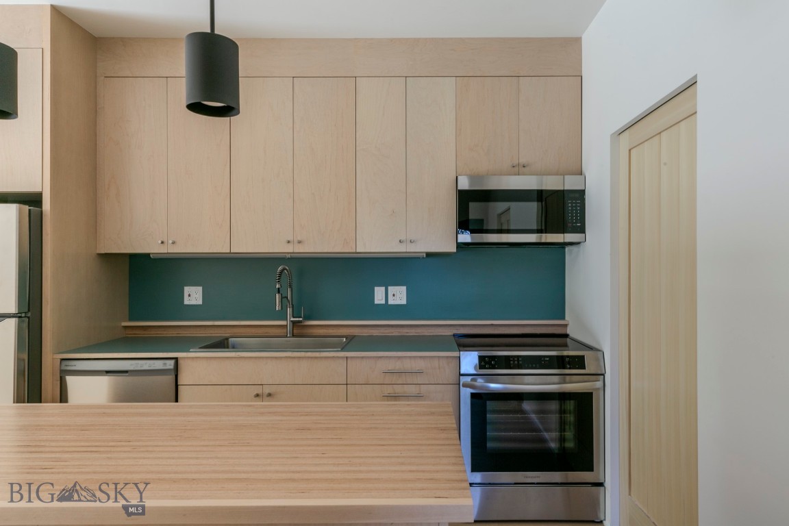 504 S H Street 4 Property Photo 6