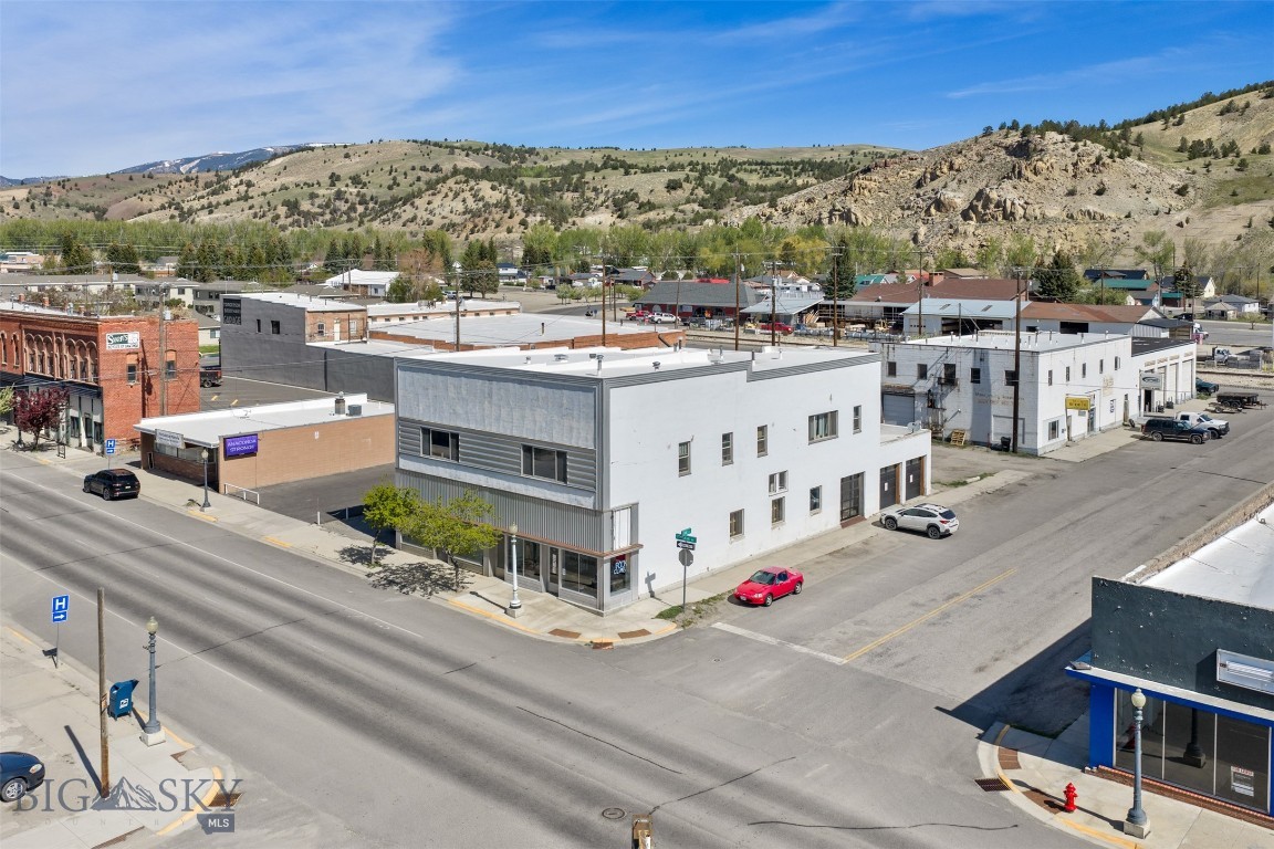 124 E Commercial Avenue Property Photo 11