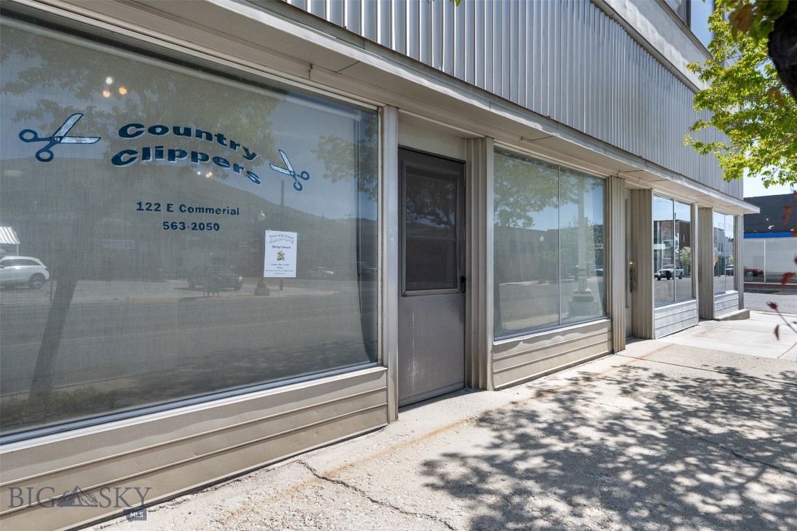 124 E Commercial Avenue Property Photo 16