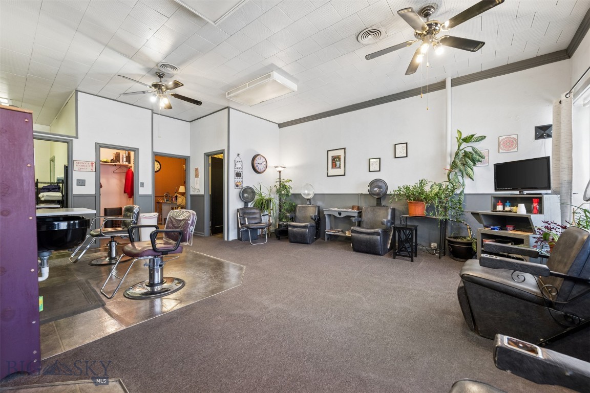 124 E Commercial Avenue Property Photo 17