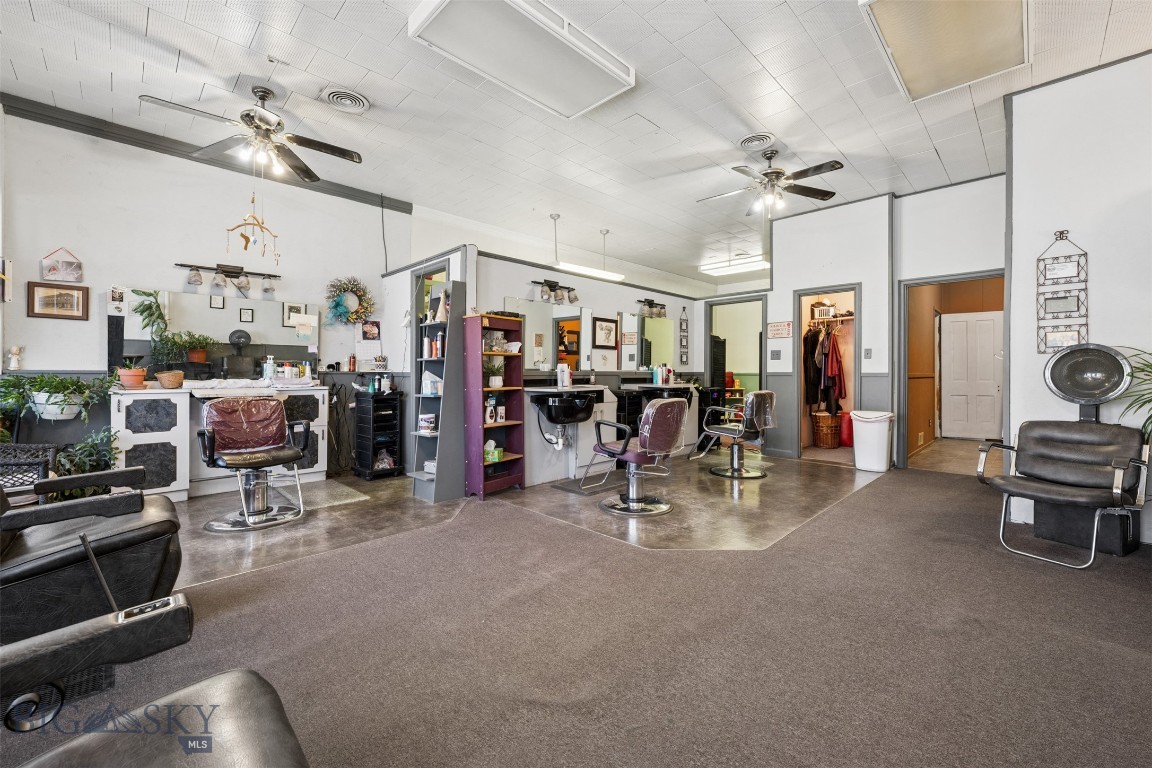 124 E Commercial Avenue Property Photo 18