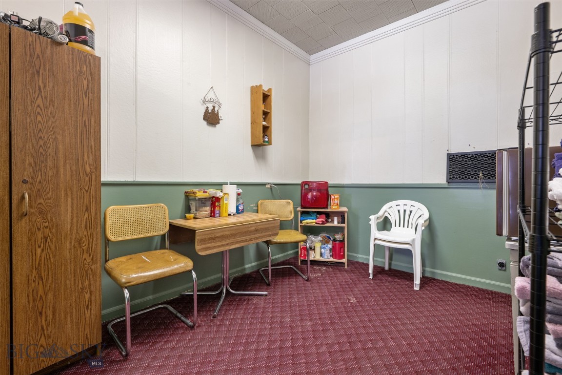 124 E Commercial Avenue Property Photo 23