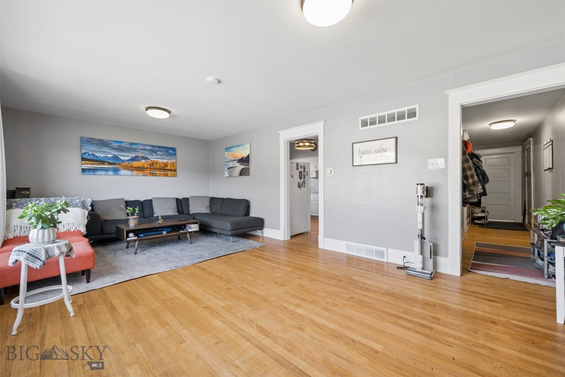 124 E Commercial Avenue Property Photo 30