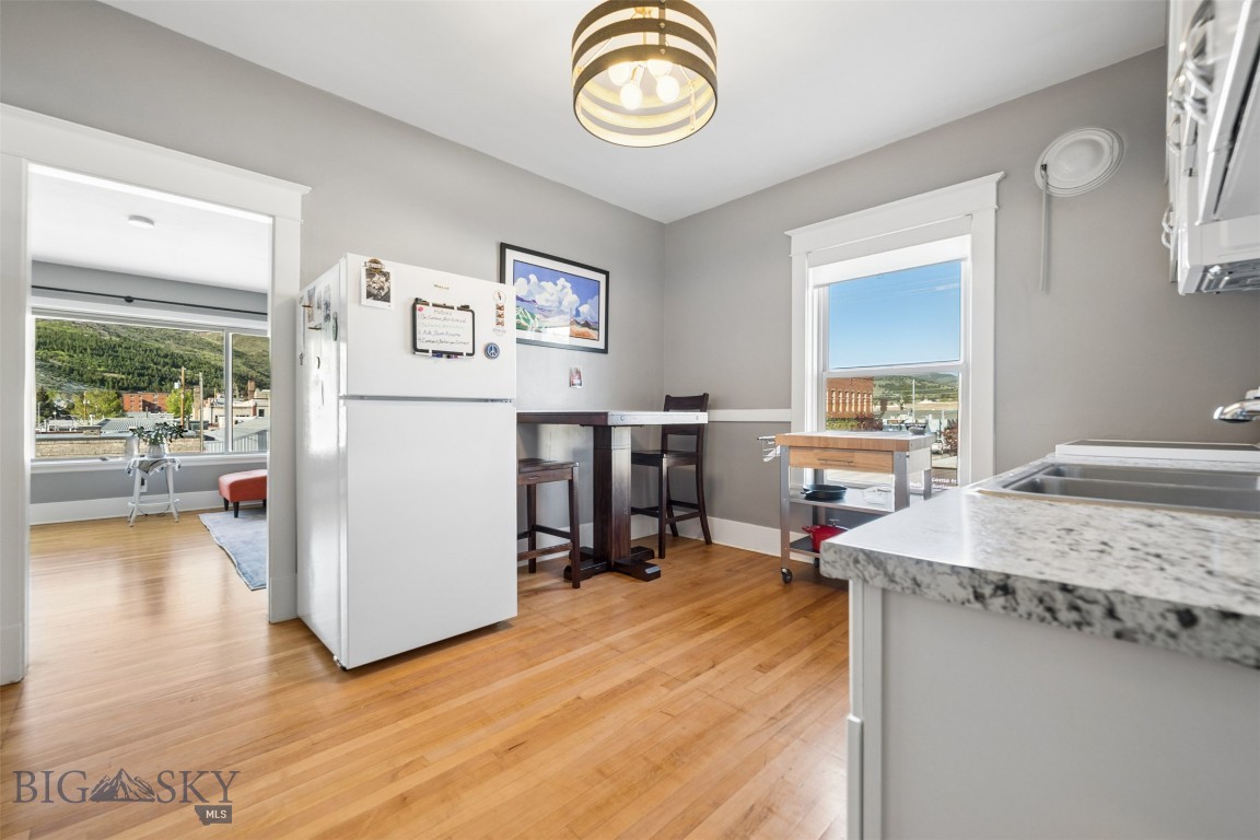 124 E Commercial Avenue Property Photo 33