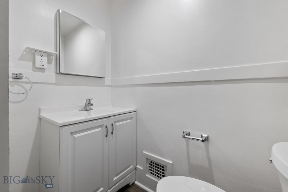 124 E Commercial Avenue Property Photo 65