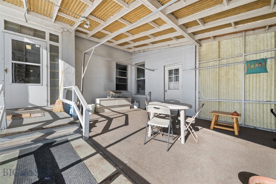 124 E Commercial Avenue Property Photo 69