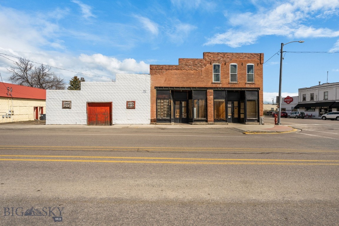 102 W 4th Avenue Property Photo 2