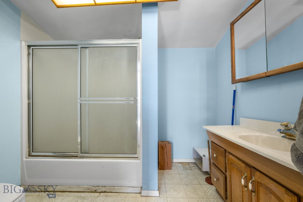 102 W 4th Avenue Property Photo 33