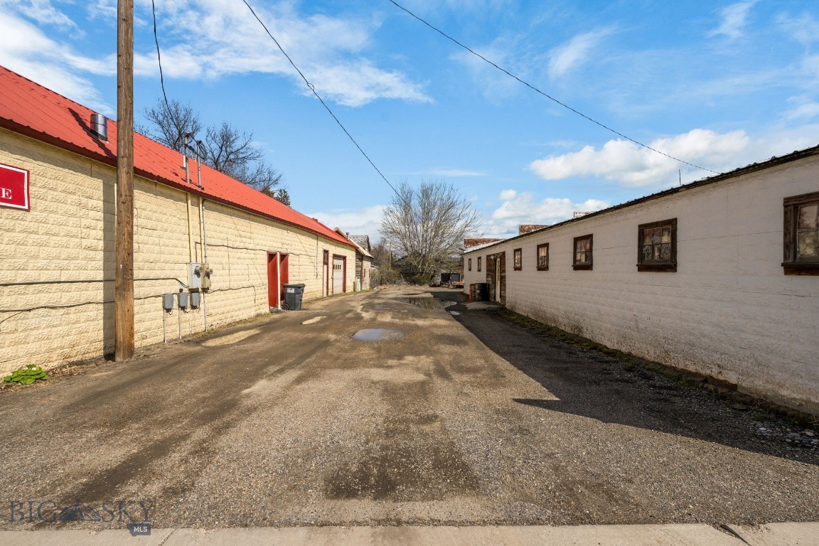 102 W 4th Avenue Property Photo 38