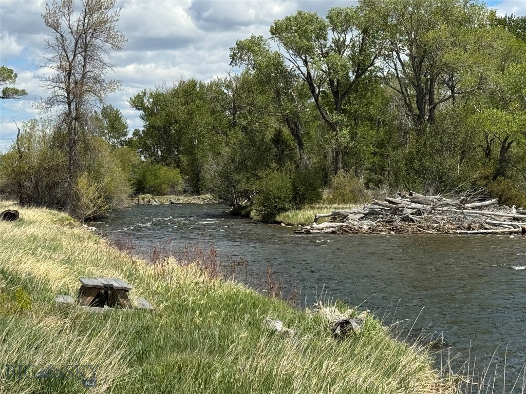 3 Fishing Hole Dr Property Photo 13