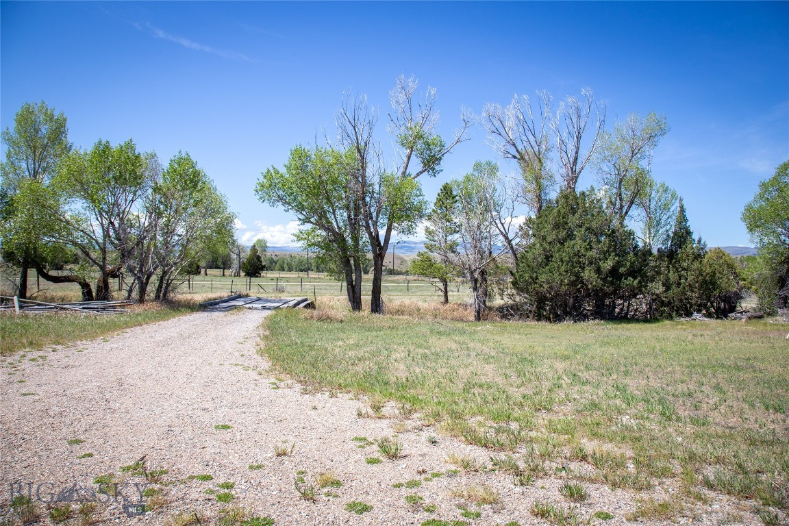 4566 Us Highway 287 N Property Photo 25