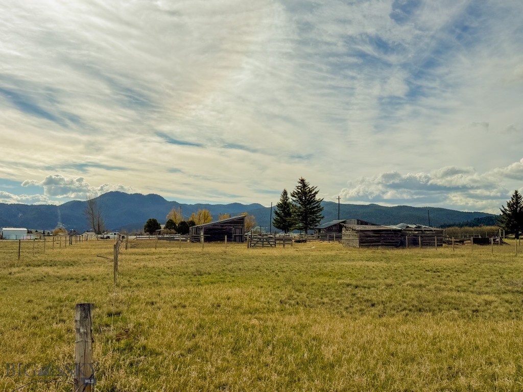 7615 Highway 2 Property Photo 4
