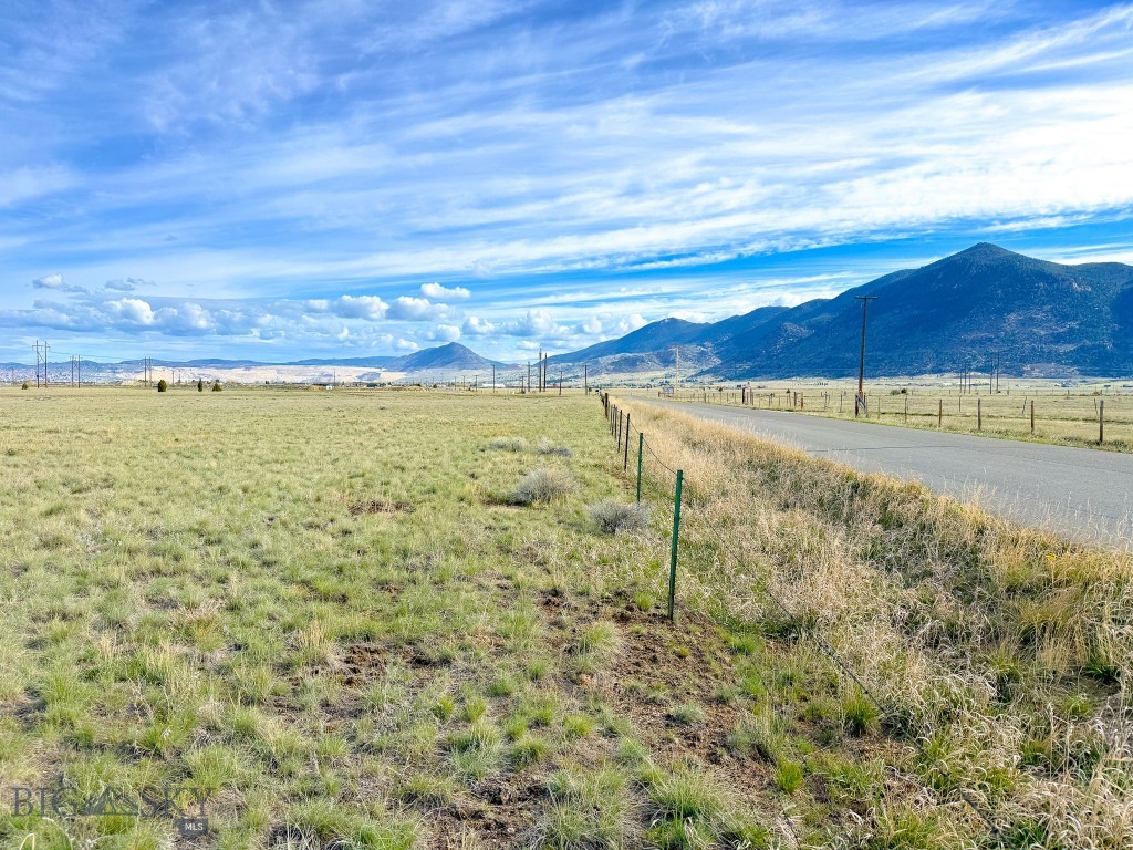 7615 Highway 2 Property Photo 8
