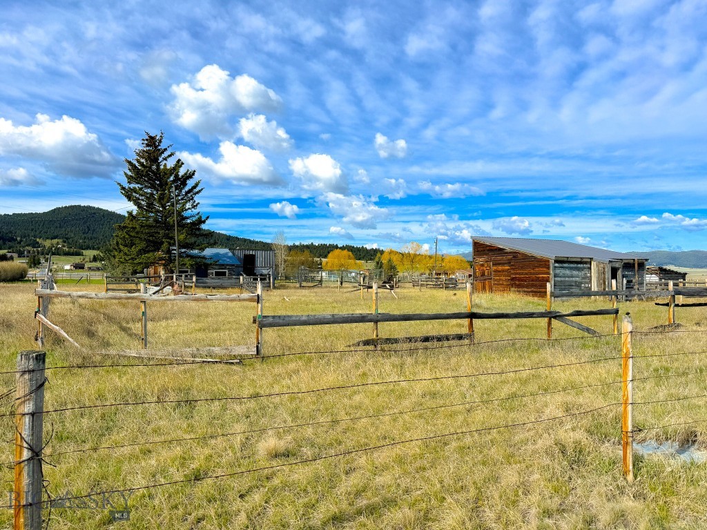 7615 Highway 2 Property Photo 9