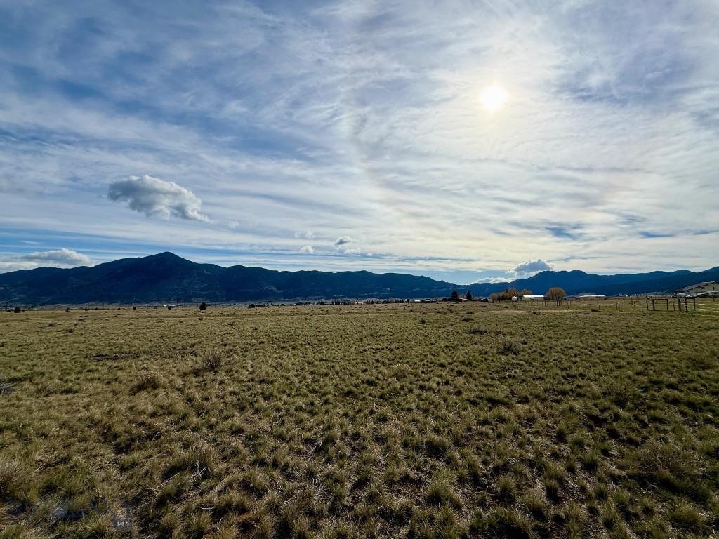 7615 Highway 2 Property Photo 14