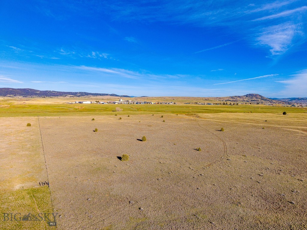 7615 Highway 2 Property Photo 17