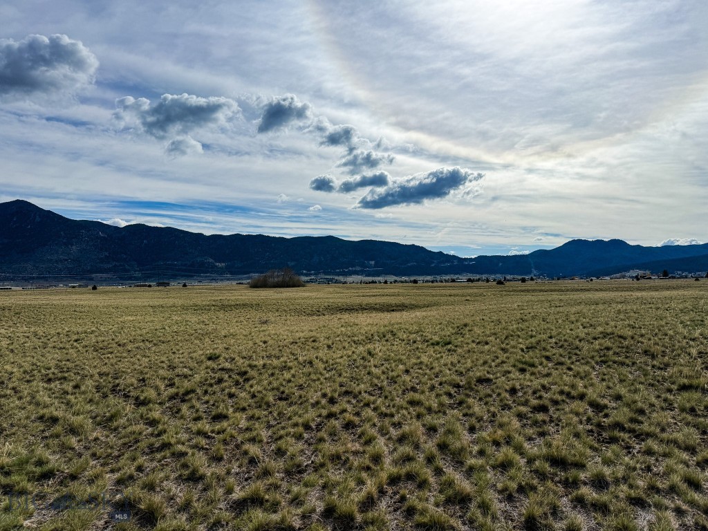 7615 Highway 2 Property Photo 38