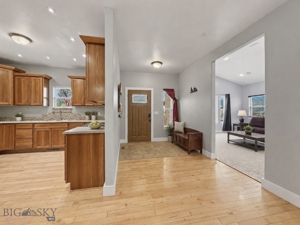 1217 Wildflower Trail Property Photo 4