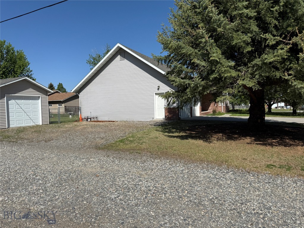 702 Boulder Street Property Photo 2