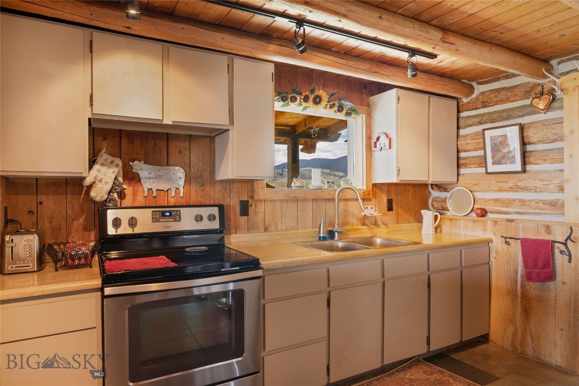 267 Hayfield Loop Trail Property Photo 15