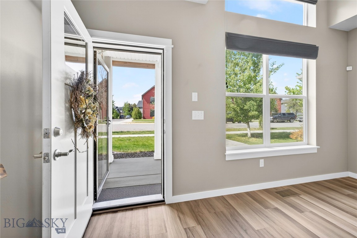 4832 Golden Gate B Property Photo 5