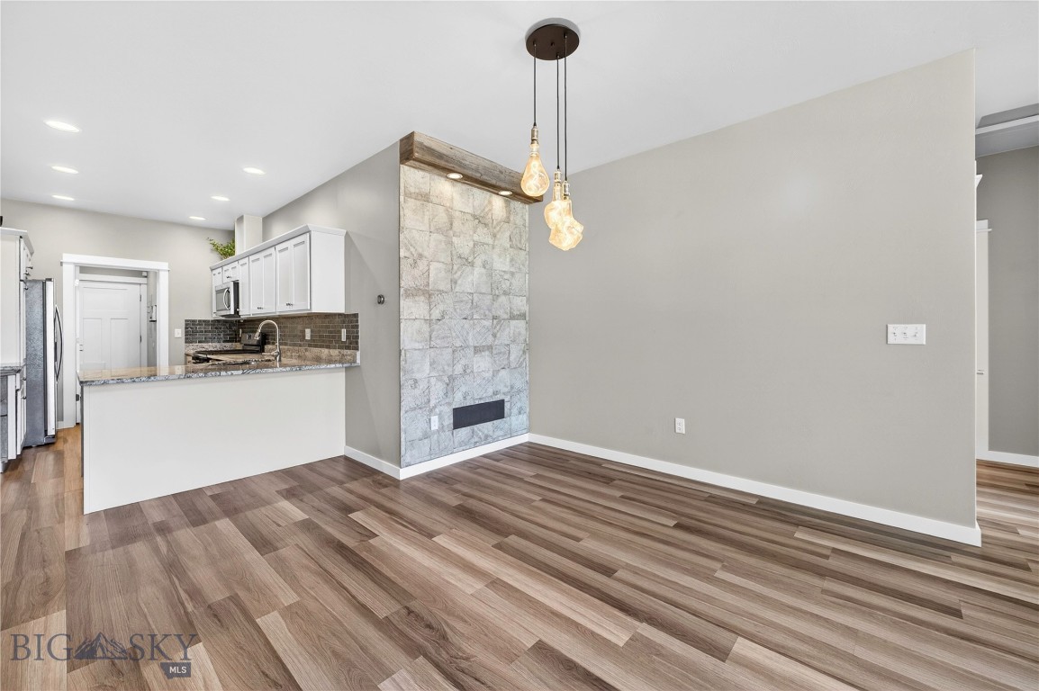 4832 Golden Gate B Property Photo 8